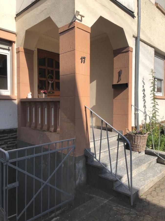 Ferienwohnung Eberhard Altes Winzerhaus Bullay Luaran gambar